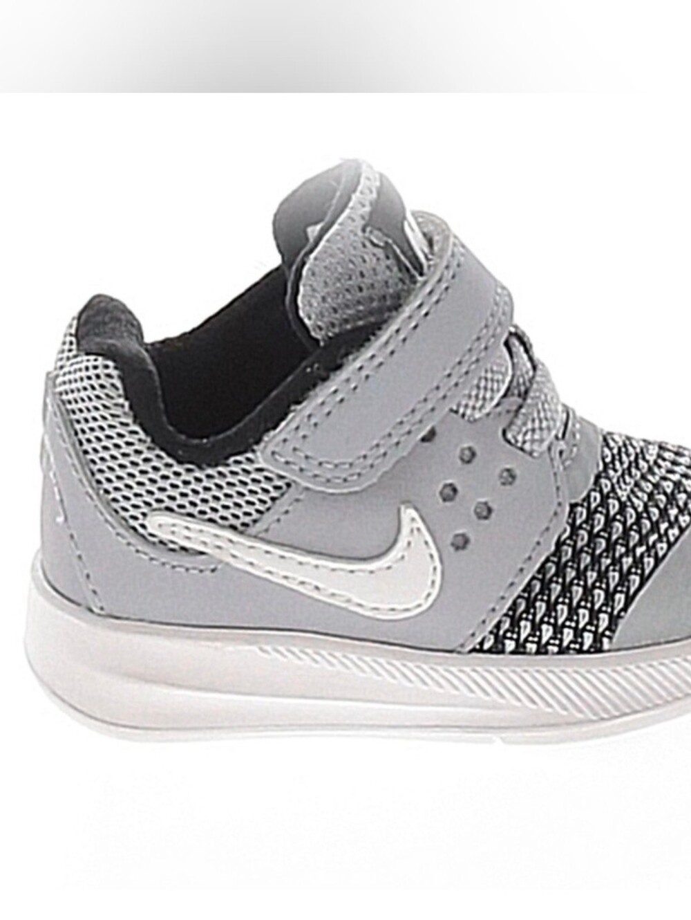 Size 2C Nike Downshifter 7 Wolf Grey / White-Black